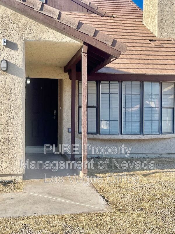 Building Photo - 2650 Sumac Ln