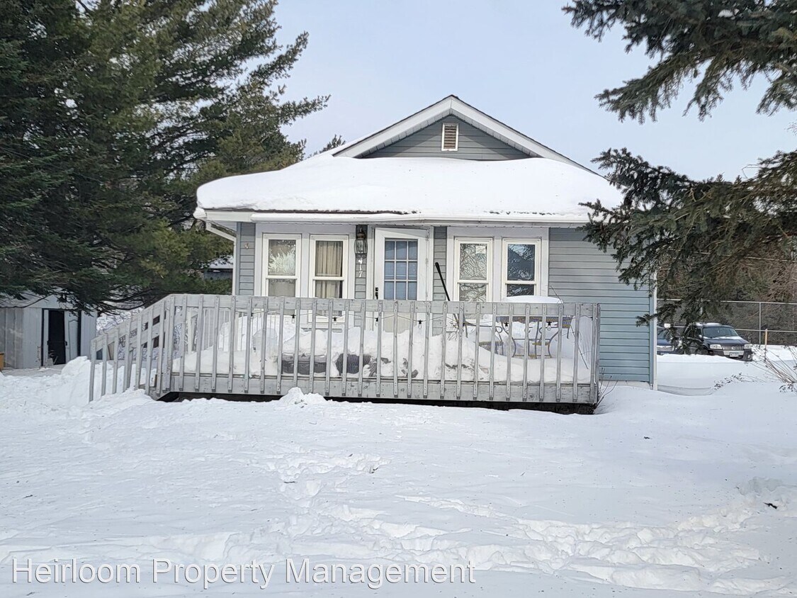 2 br, 1 bath House 417 Gold St House for Rent in Duluth, MN