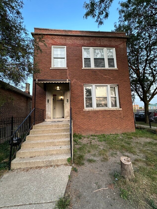 Primary Photo - 5959 S Sawyer Ave