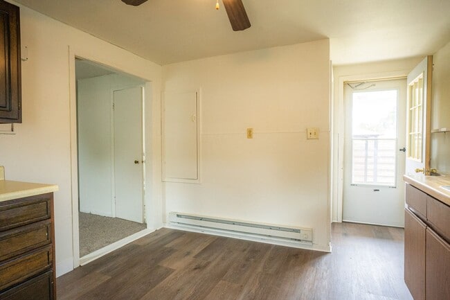 Building Photo - pp1227