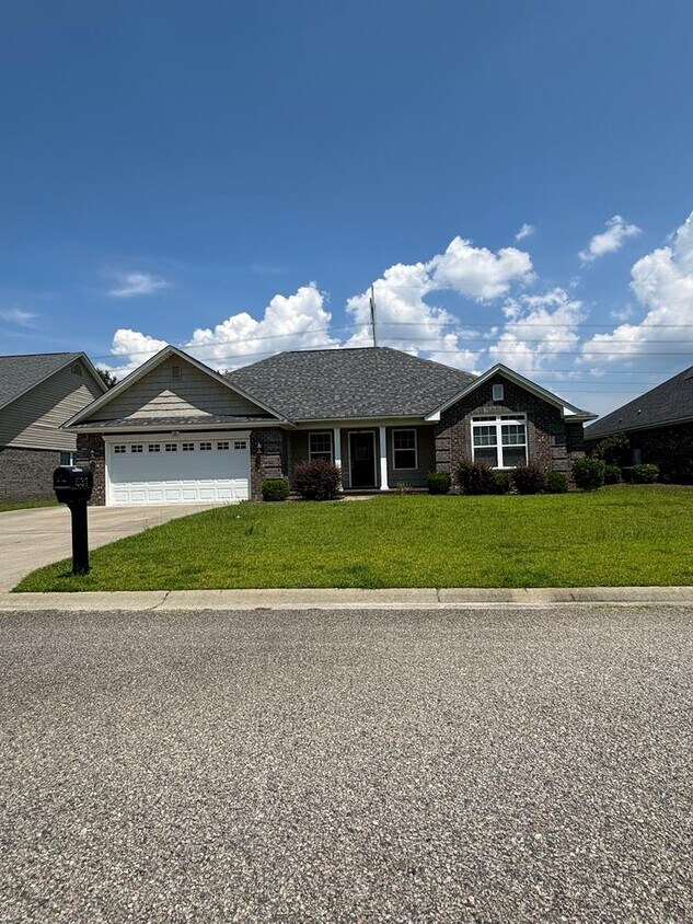 Primary Photo - 531 Waterlily Dr