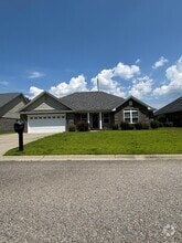 Building Photo - 531 Waterlily Dr