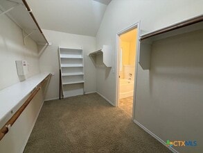 Building Photo - 2001 Hearthstone Dr