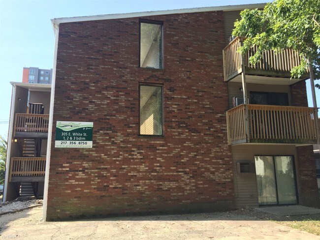 Foto del edificio - 305 E White St