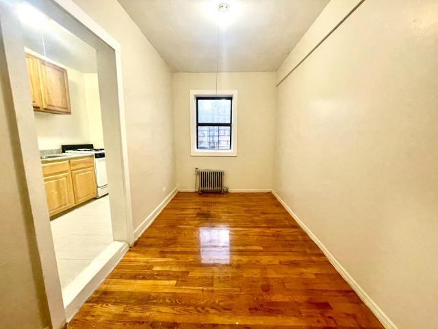 Foto del edificio - 1 bedroom in BRONX NY 10469