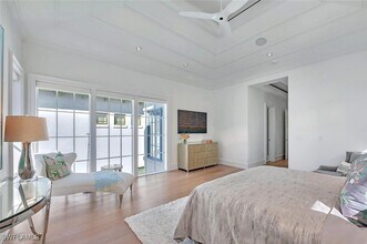 Building Photo - 982 9th Ave S