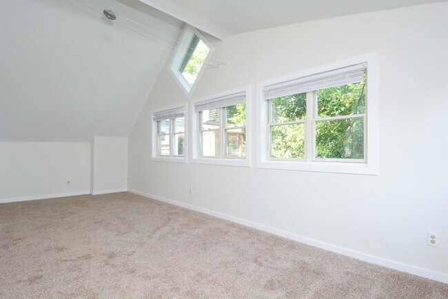 Building Photo - 4441 Upton Ave S