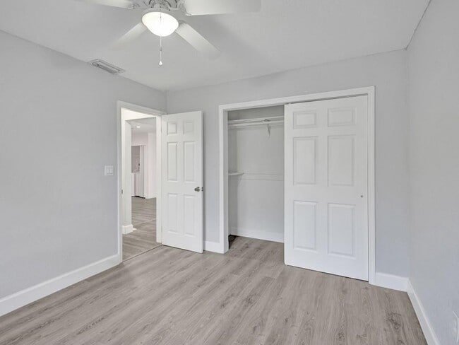 Building Photo - 8113 NW 92nd Terrace