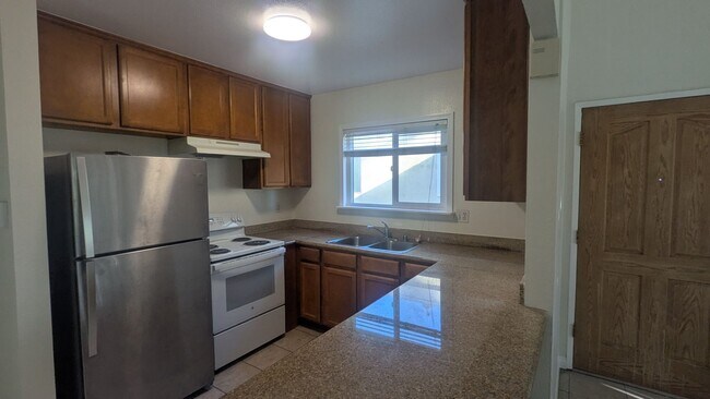 Foto del edificio - Refreshed condo in Gated Community