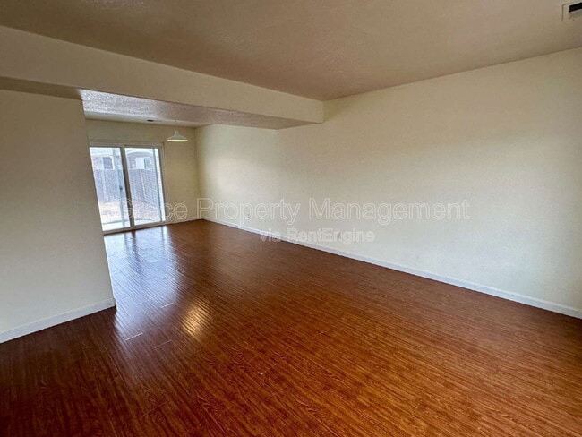 Foto del edificio - 5049 Joplin Ct