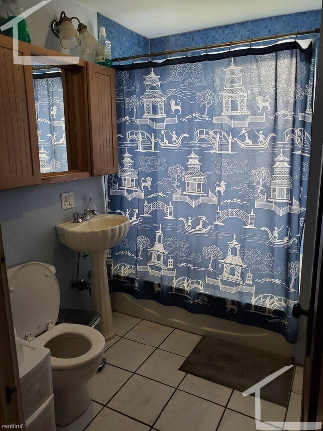 Building Photo - 6 br, 2.5 bath House - 7 Farrington Ave Apt 1