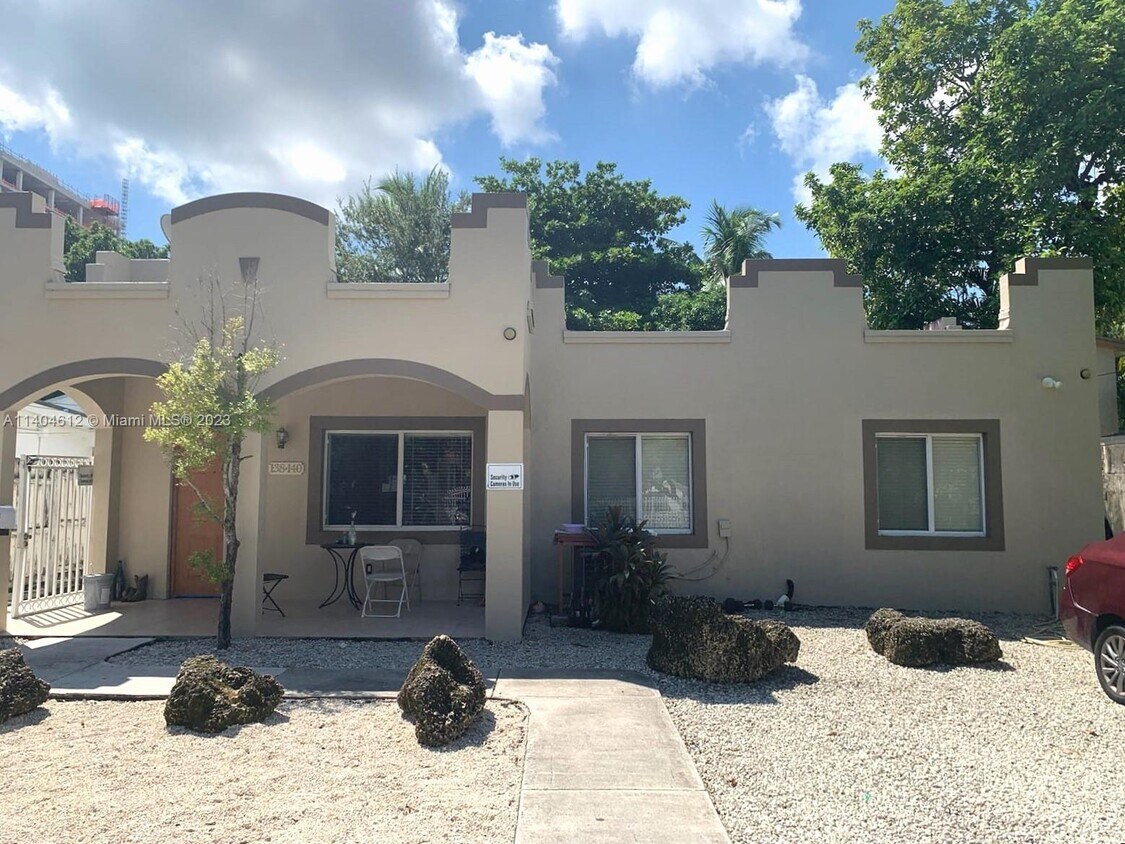 Primary Photo - 138 NW 31st St