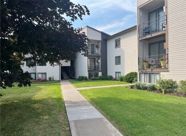 Foto del edificio - 443 Idlewood Blvd