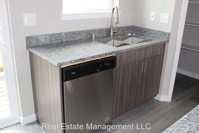 Foto del edificio - 4200-4216 Deemer Rd