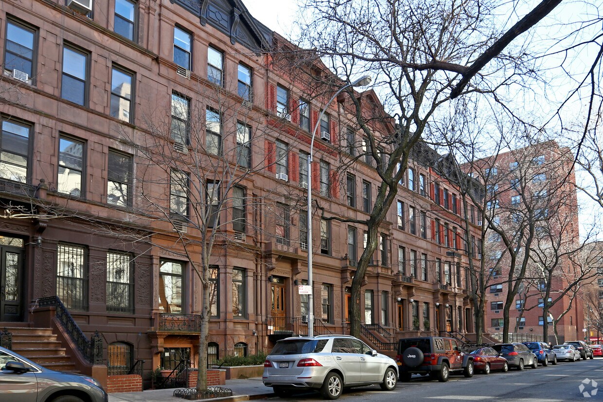 Building Photo - 58 W 89th St
