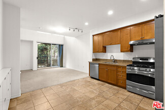Building Photo - 629 Traction Ave