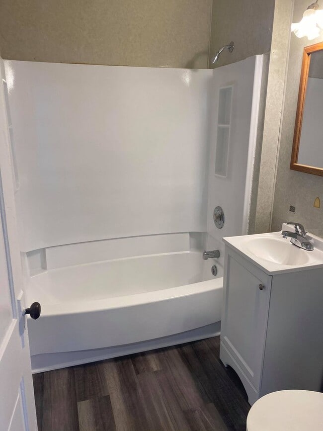 Building Photo - 202 W Howard St