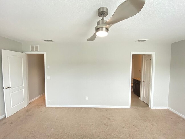 Building Photo - WINTER SPRINGS!  TUSCANY PLACE TOWNHOME - ...