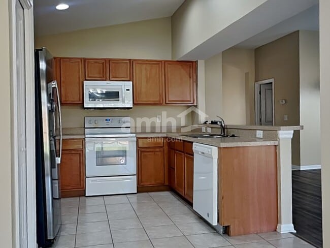 Building Photo - 27437 Sugar Loaf Dr