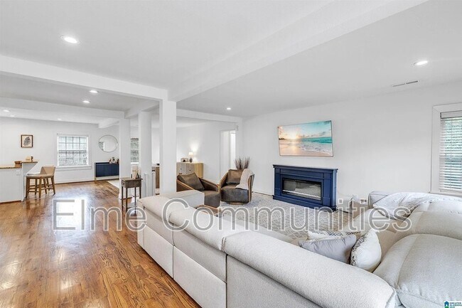 Foto del edificio - 2705 11th Ave S