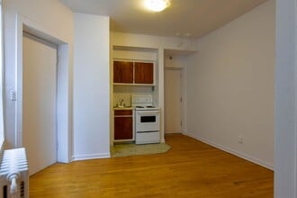 Building Photo - 3495 Av. Van Horne