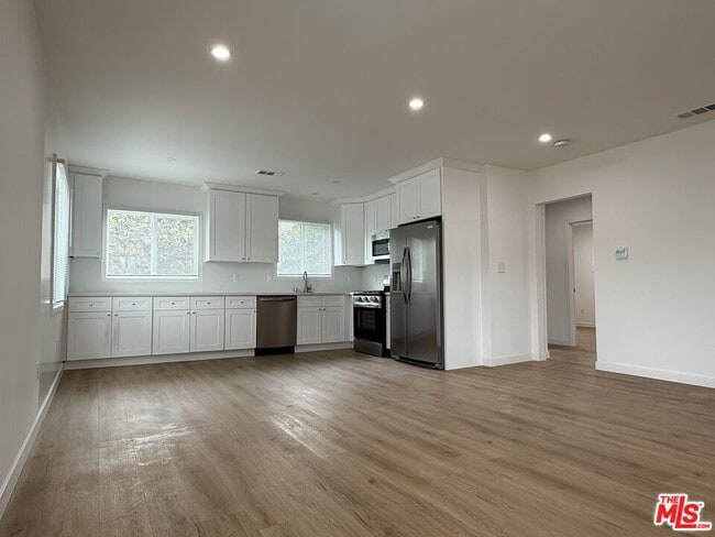 Building Photo - 11500 Riverside Dr