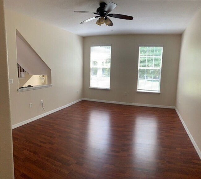 Foto del edificio - 3-story, 3/3.5, updated, townhome in the h...