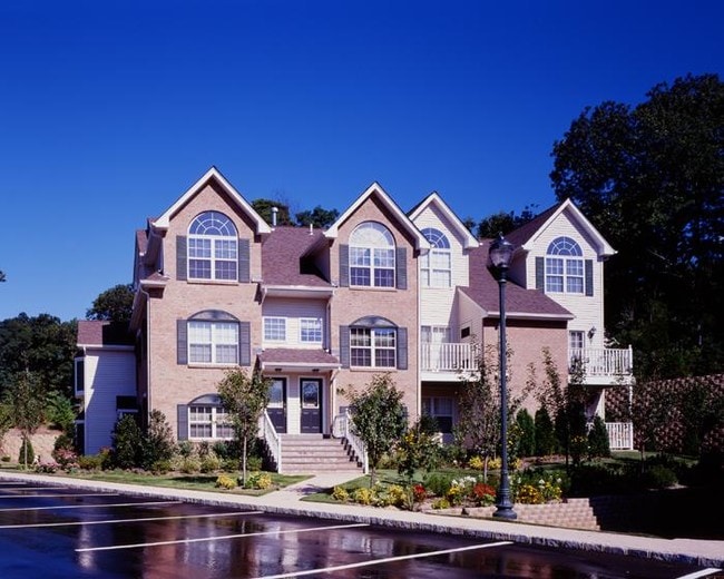 Photo - Fairfield Landmark At Port Jefferson Village Apartments