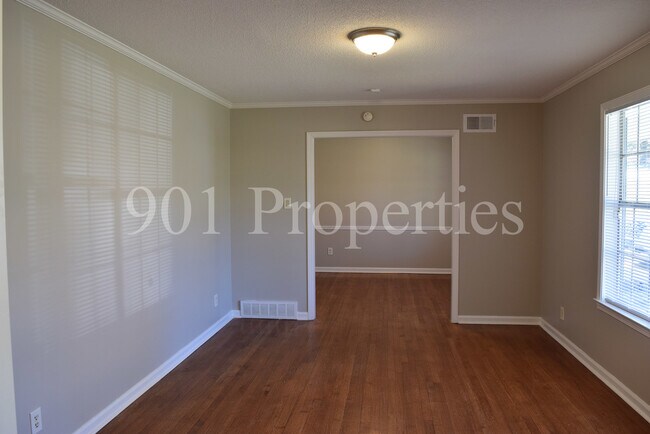 Foto del edificio - 5245 Braidwood Cove