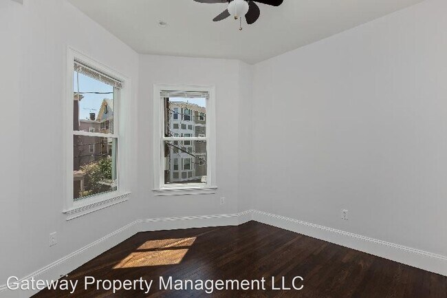 Building Photo - 4 br, 2 bath House - 9 Oswald St #2