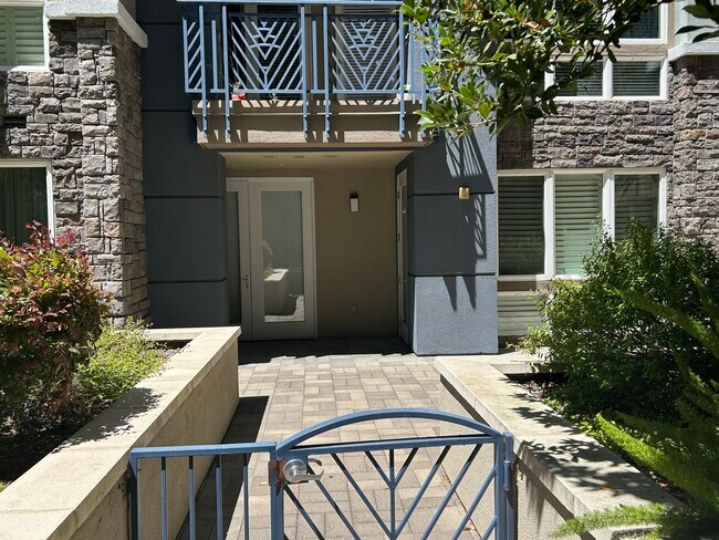 Patio privado - 5501 De Marcus Blvd
