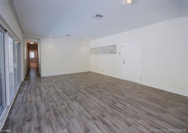 Building Photo - 3 br, 2 bath  - 4710 Ingraham Ter