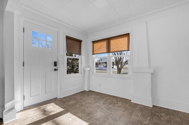 Foto del edificio - 1739 Asbury Ave