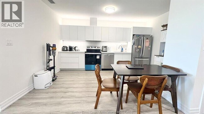 Building Photo - 1297 Southpark Ln