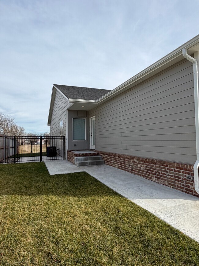 Foto del edificio - 1128 N Joye St