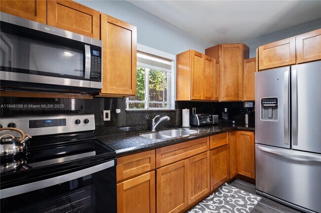 Building Photo - 37 NW 47th Terrace