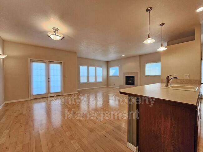 Foto del edificio - 318 W Highland St