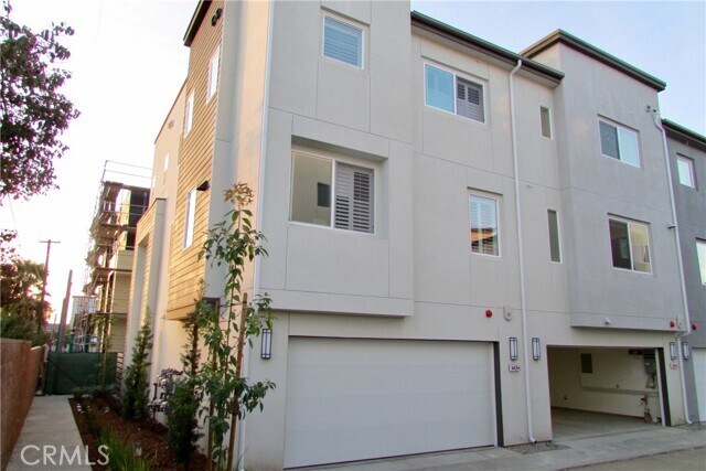 Building Photo - 14424 Lily Ln
