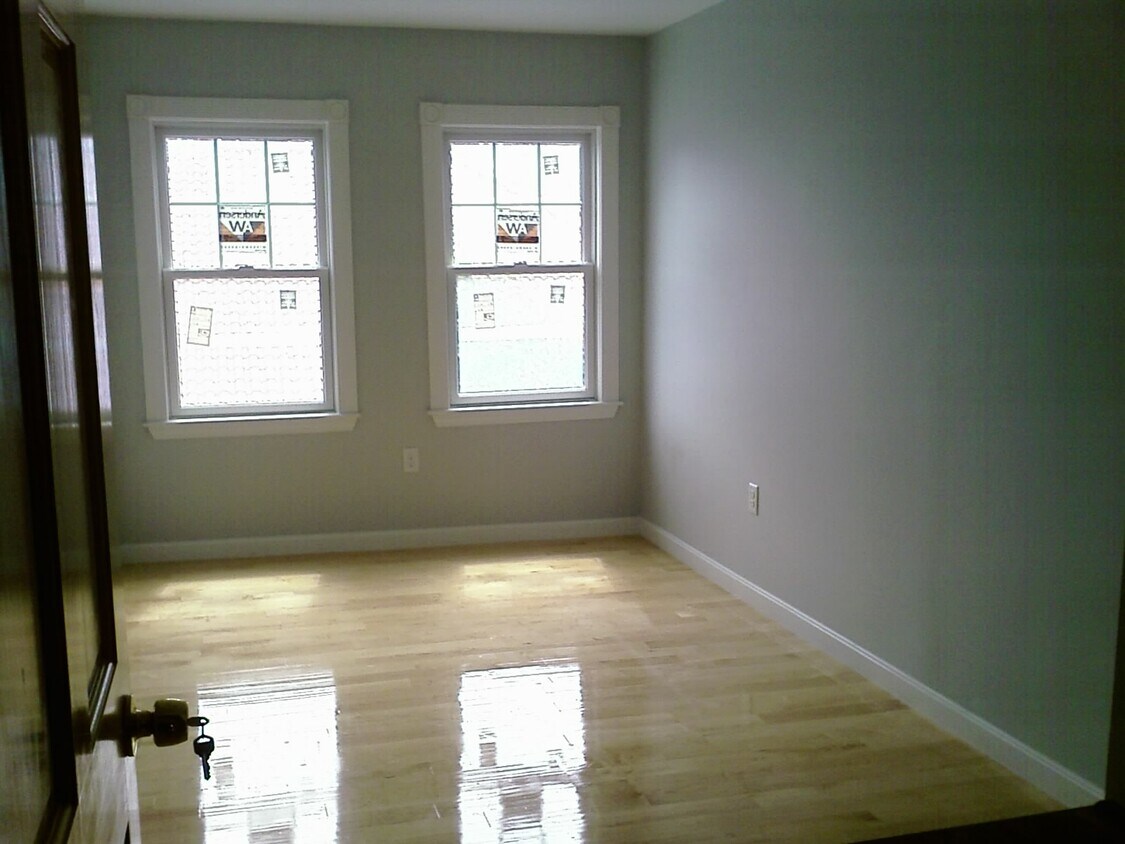 Building Photo - 1706 Commonwealth Ave