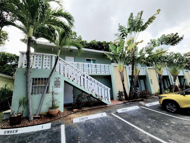 Building Photo - 2607 NE 8th Ave