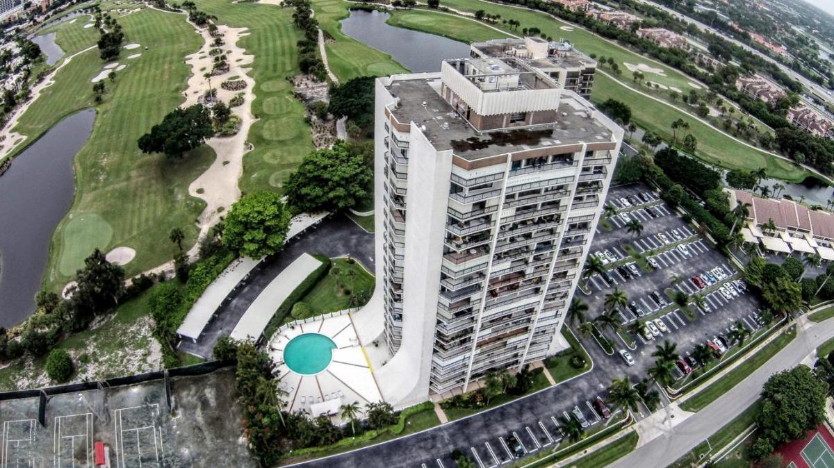 Foto principal - 2425 Presidential Way