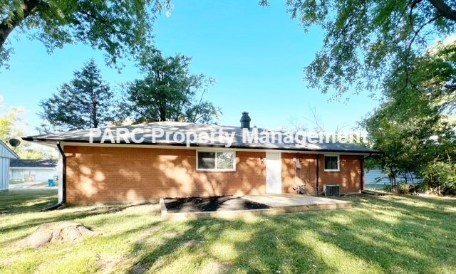 Foto del edificio - 3621 N BRENTWOOD AVENUE
