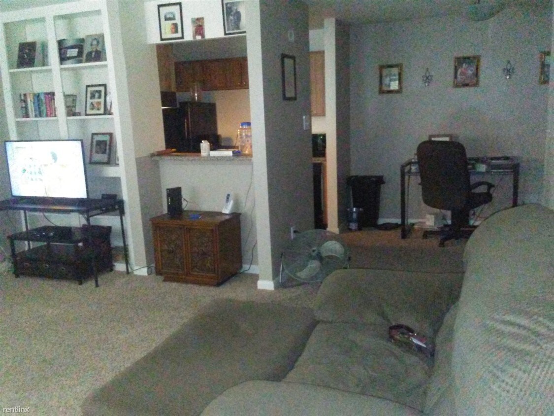 Primary Photo - 1401 Redford St