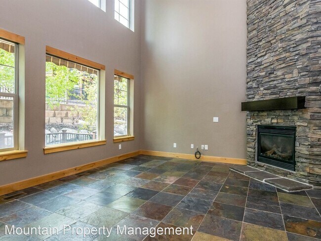 Foto del edificio - 3 br, 2.5 bath House - 825 W. Benjamin Place