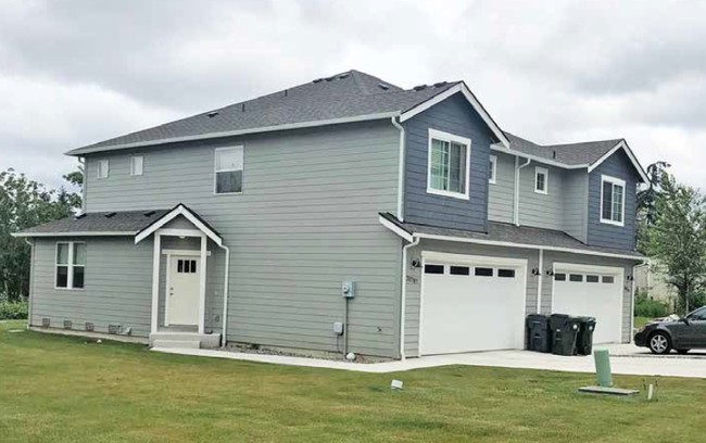 Building Photo - Hudson Heights Townhomes