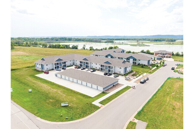 Building Photo - 3950 Sunnyside Dr W Building Photo - 3950 Sunnyside Dr W