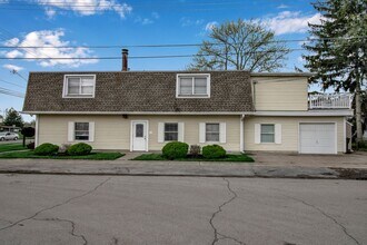 Building Photo - 825 Payne Ave