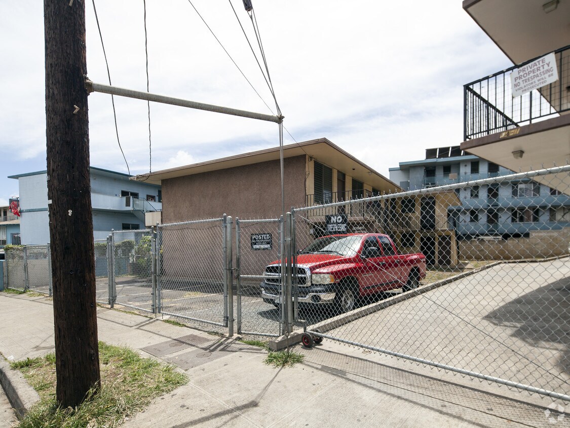 Primary Photo - 94-120 Pupukahi St