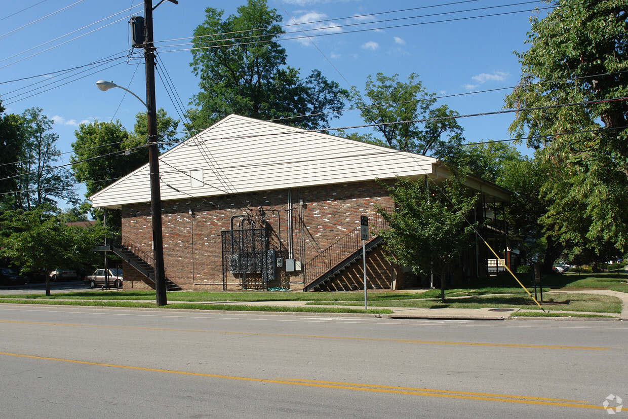 Foto del edificio - 404 Linden Walk