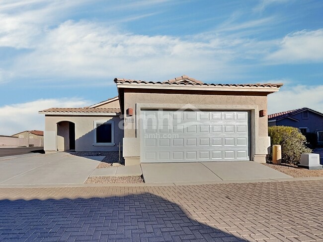 Building Photo - 2541 E La Costa Dr